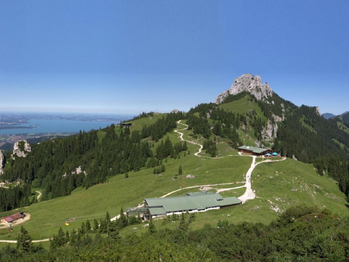 Zwischen Chiemsee Und Bergen Ug Bernau am Chiemsee Buitenkant foto